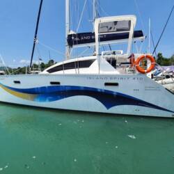 Island Spirit 410 Kaya