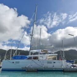 Lagoon 450 - 4 + 2 cab. Muzikal