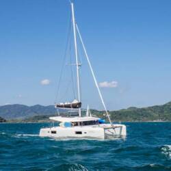 Lagoon 42 - 4 + 1 cab. Cloud Dancer