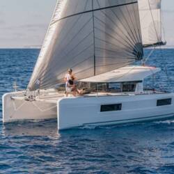 Lagoon 40 - 4 + 2 cab Coconut