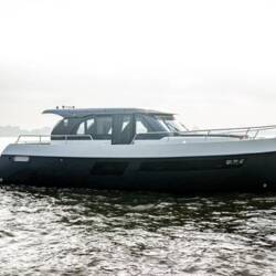 Maxima 37 Hvar