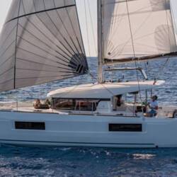 Lagoon 400 S2 - 4 + 2 cab. Providence