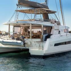 Bali 5.4 - 5 + 2 cab License to Chill (crewed)