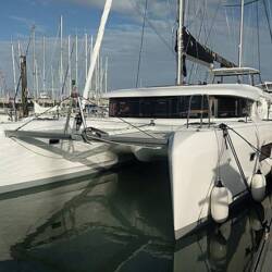 Lagoon 42 - 4 + 2 cab. Kit Cat