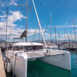 Lagoon 40 - 4 + 2 cab Blue Eyes