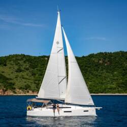 Sun Odyssey 380 - 2 cab. Soca Sleigh