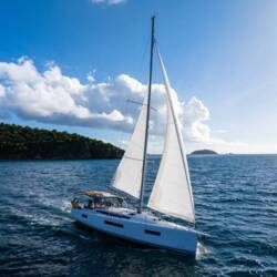 Sun Odyssey 440 - 3 cab. Air Guitar