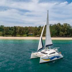 Island Spirit 410 Isle Phantom