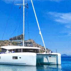 Lagoon 42 - 4 + 2 cab. Blue Steel